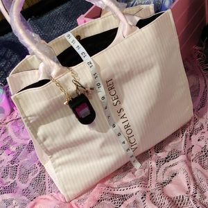 Nwt Victoria's Secrets large tote set